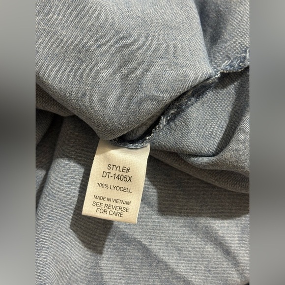 DISTRESSED CHAMBRAY FRAYED HEM LONGLINE SHIRT TOP - ZENANA HI-LOW HEM - Picture 8 of 8